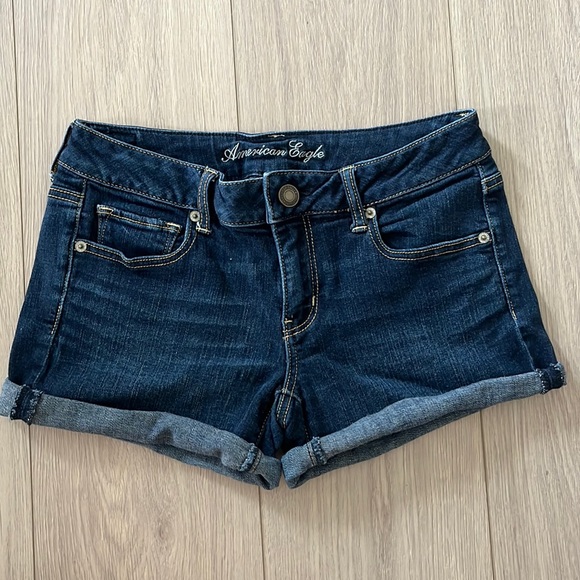 American Eagle size 8 denim rolled short with stretch - Picture 1 of 4